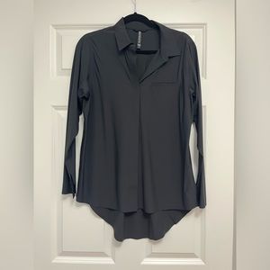 NWOT Athleta Urbanite shirt, black, small